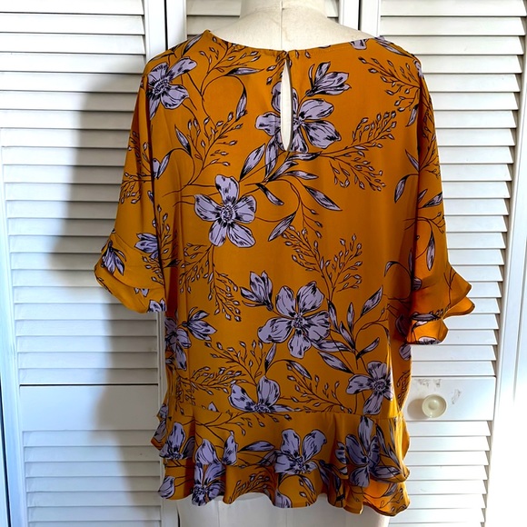 Flowy floral top - Picture 3 of 3